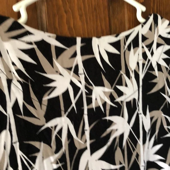 Ruby Rd top. - Picture 4 of 5